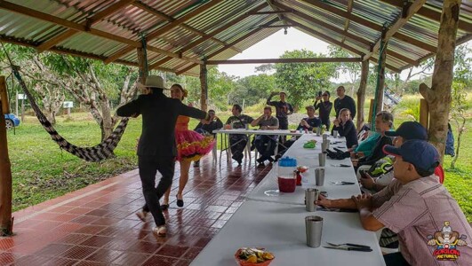 VIAJAR EN MOTO POR COLOMBIA - GUAVIARE EN MOTO POR COLOMBIA