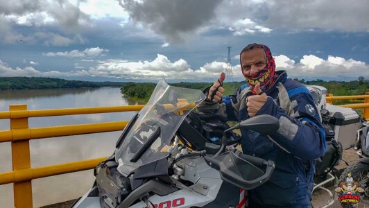 VIAJAR EN MOTO POR COLOMBIA - DRON NARE EN MOTO POR COLOMBIA